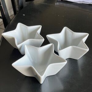 Crate&Barrel White Star Ceramic Serving Bowls - Set of 3